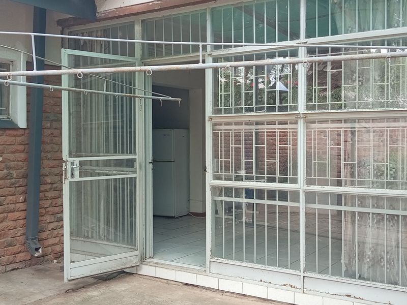 5 Bedroom House for Sale – Close to Schools - Photo 5