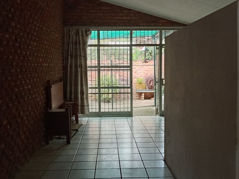 5 Bedroom House for Sale – Close to Schools - Photo 7