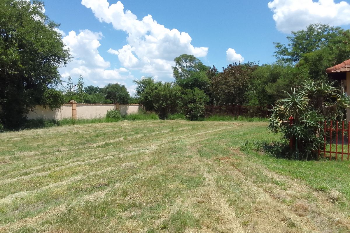 Shalom Estate, a secure and tranquil gated community designed for peaceful residential living. - Photo 2