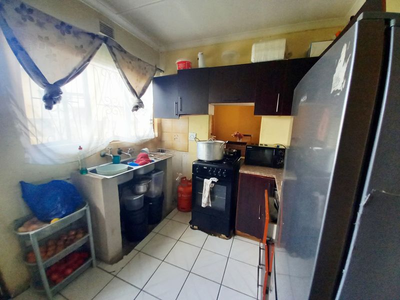 3 Bedroom House For Sale - Photo 10