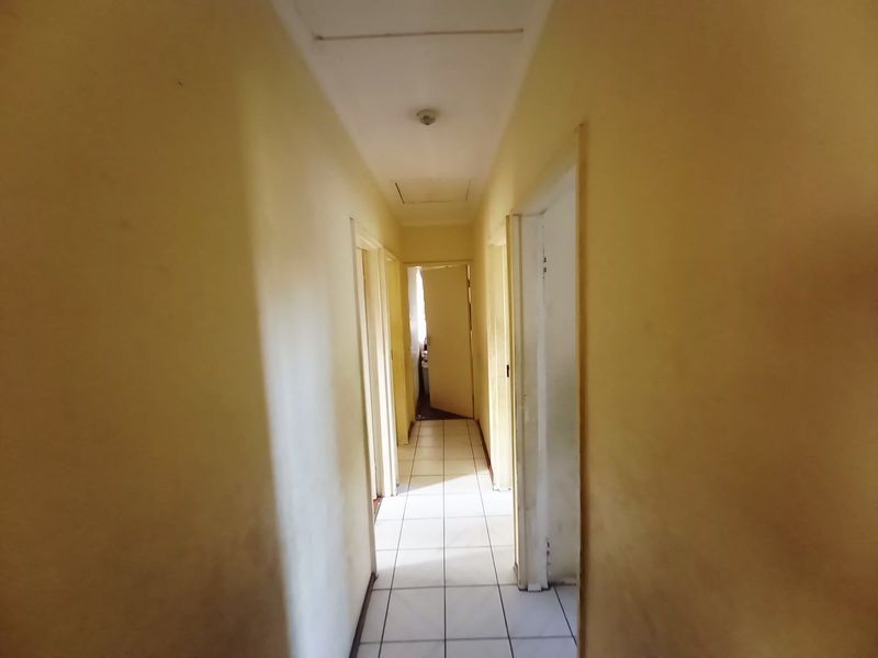 3 Bedroom House For Sale - Photo 9