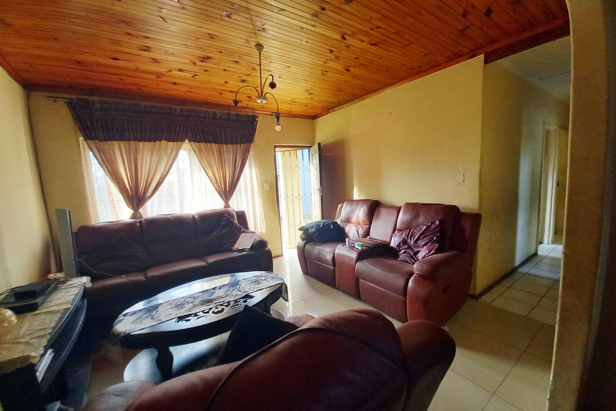 3 Bedroom House For Sale - Photo 5