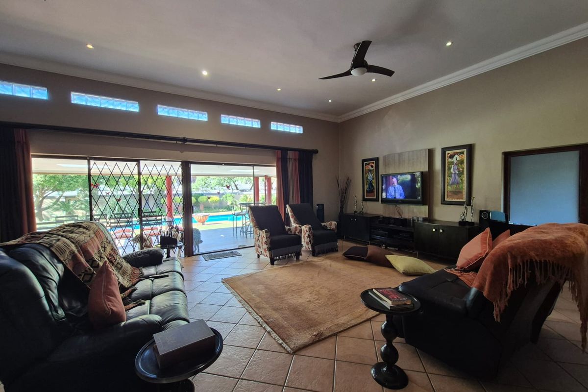 !Surpassing All Others in Quality! - Photo 3