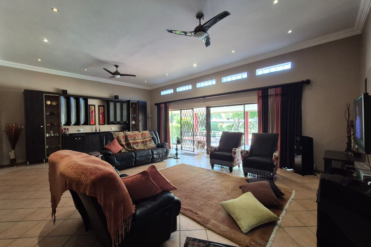 !Surpassing All Others in Quality! - Photo 4