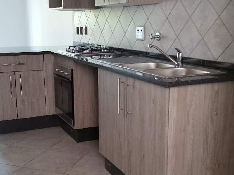 Modern 2 Bedroom Apartment Hatfield - Photo 4