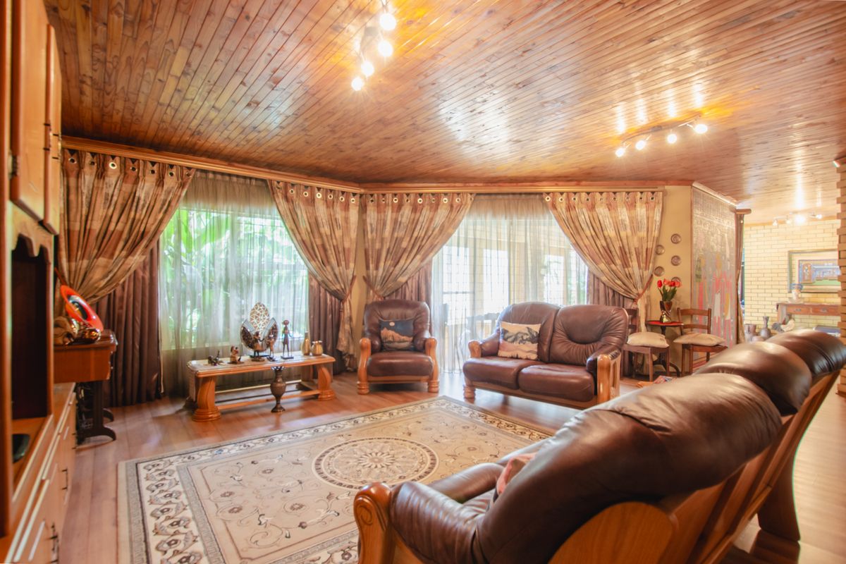 4 Bedroom Home in Boksburg West Enclosure - Photo 4