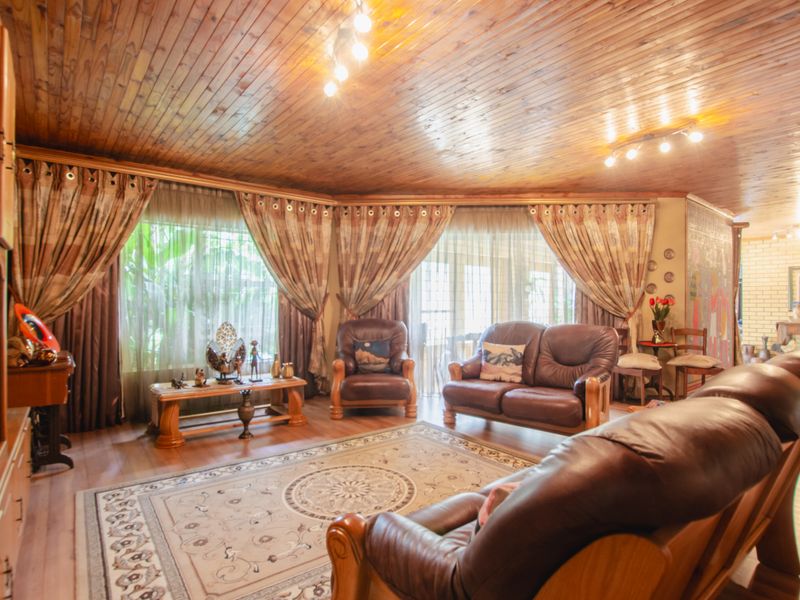 4 Bedroom Home in Boksburg West Enclosure - Photo 4