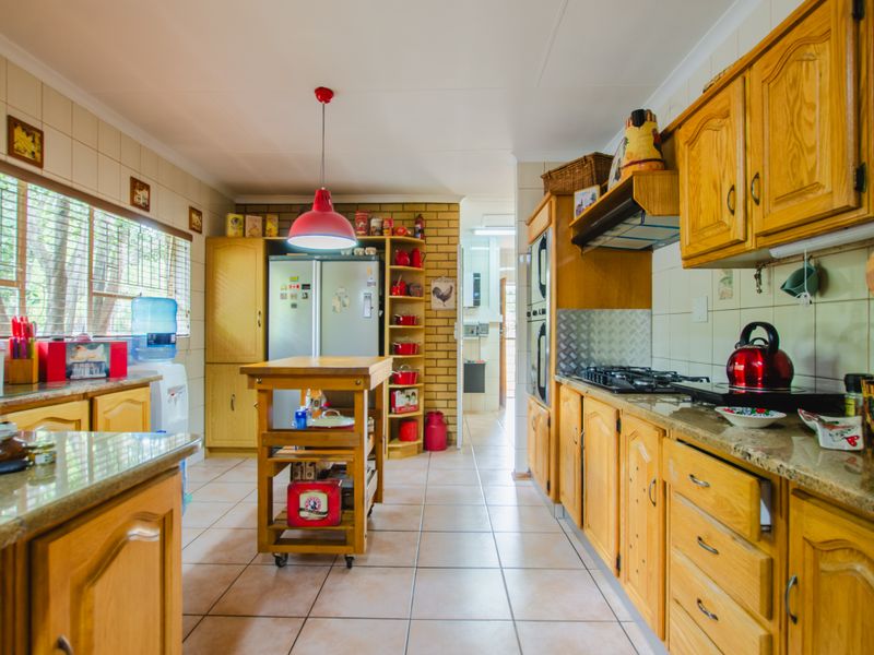 4 Bedroom Home in Boksburg West Enclosure - Photo 5