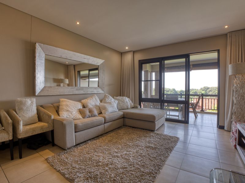 Serene Three-Bedroom Apartment with Ocean & Forest Views - Photo 8