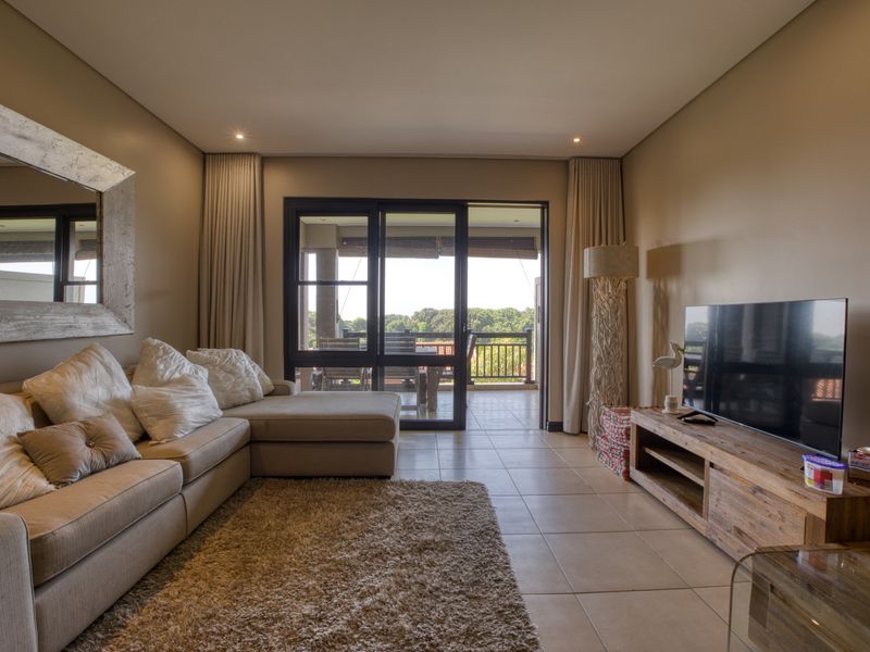 Serene Three-Bedroom Apartment with Ocean & Forest Views - Photo 7