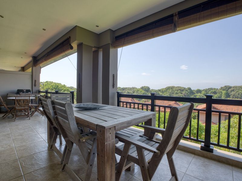 Serene Three-Bedroom Apartment with Ocean & Forest Views - Photo 9