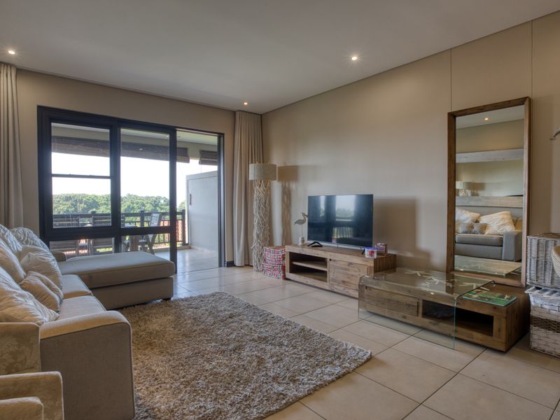 Serene Three-Bedroom Apartment with Ocean & Forest Views - Photo 3