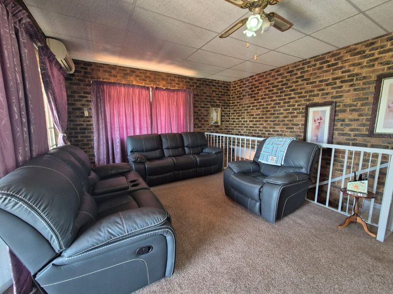 Only One of its Kind - Photo 7