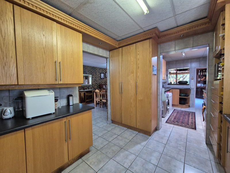 Only One of its Kind - Photo 6