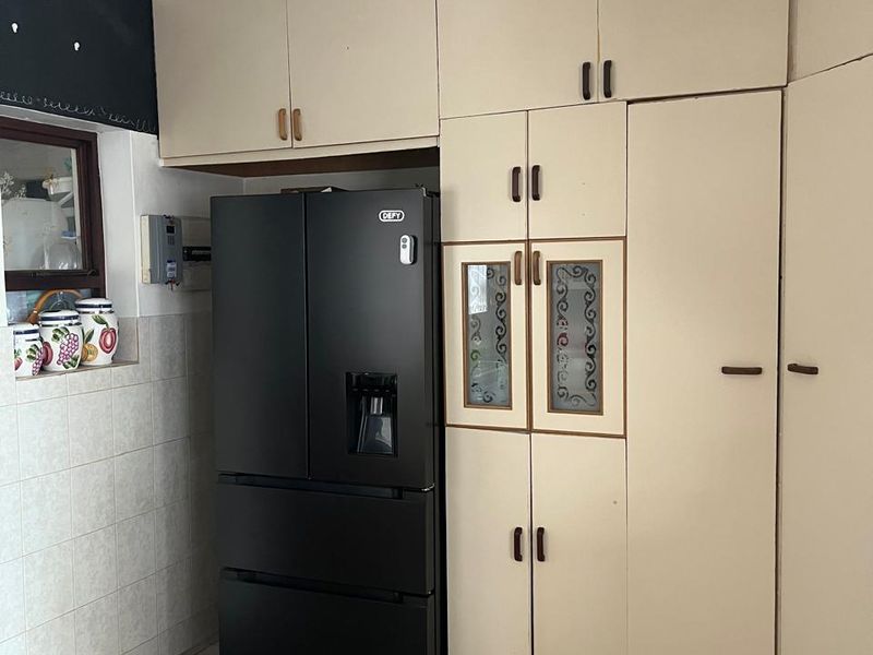 Versatile Family Home with Flatlet in Wavecrest - Photo 8