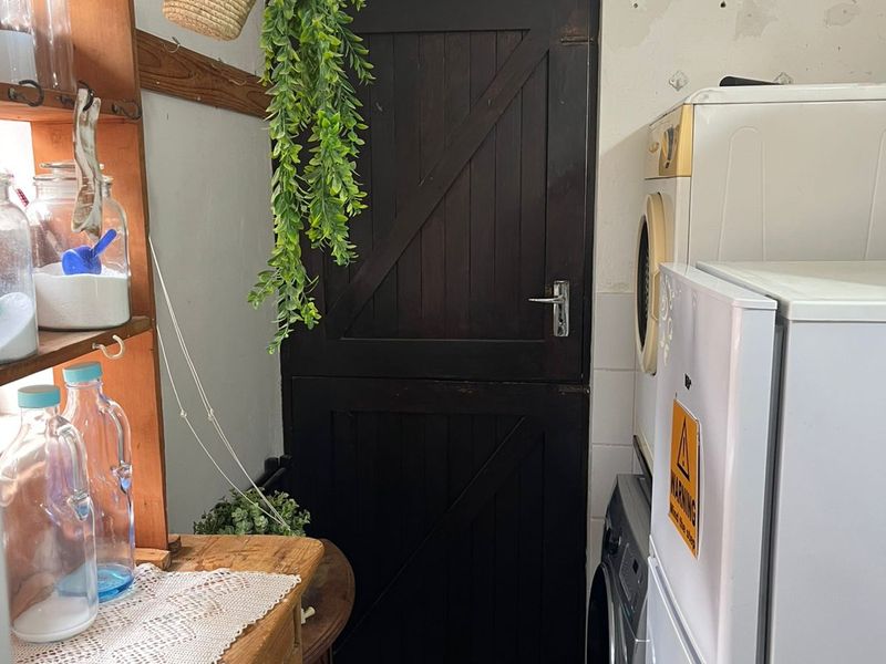 Versatile Family Home with Flatlet in Wavecrest - Photo 9