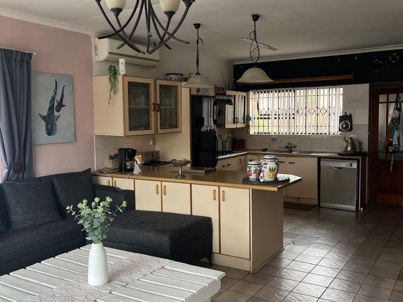 Versatile Family Home with Flatlet in Wavecrest - Photo 7