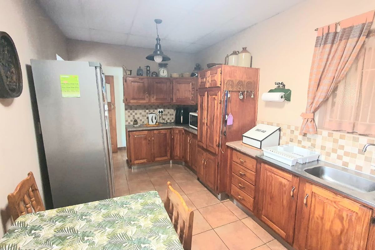 Beautiful Buy In SW 2 Situated In A Quite Street. - Photo 4