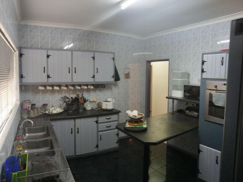 Home with flatlet in Strelitzia Park - Photo 7