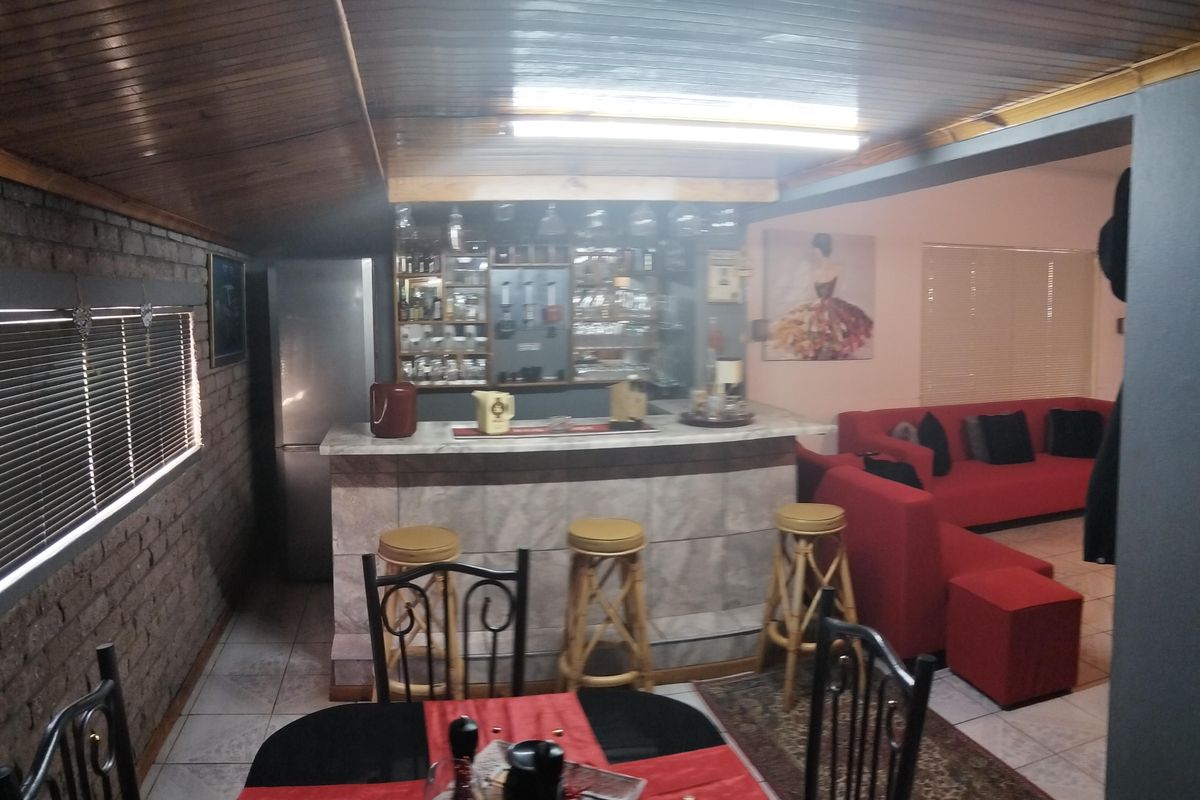 Home with flatlet in Strelitzia Park - Photo 3