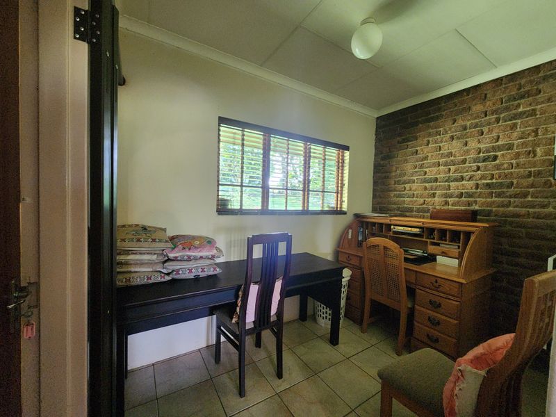 12,933 HA BANANA PROPERTY OFFERING THE BEST OF BOTH WORLDS - Photo 8