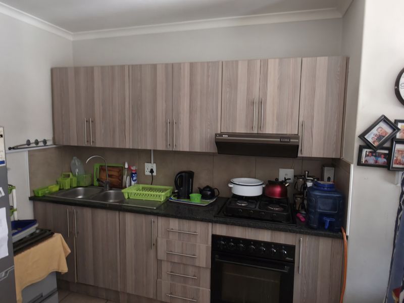 Experience the epitome of modern living. - Photo 8