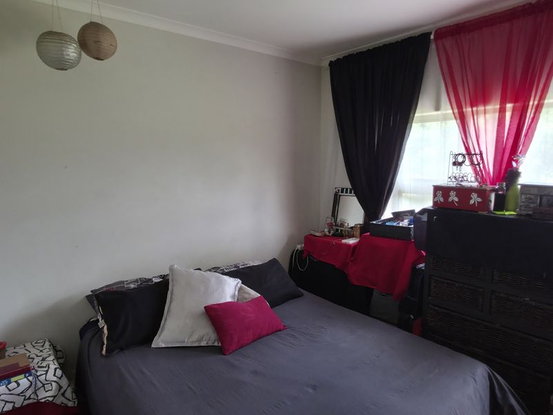 Experience the epitome of modern living. - Photo 7