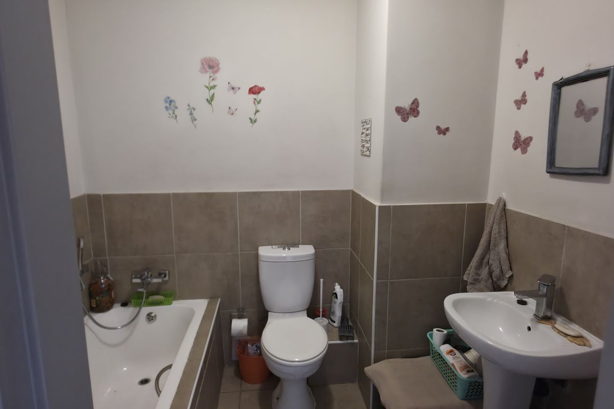 Experience the epitome of modern living. - Photo 5