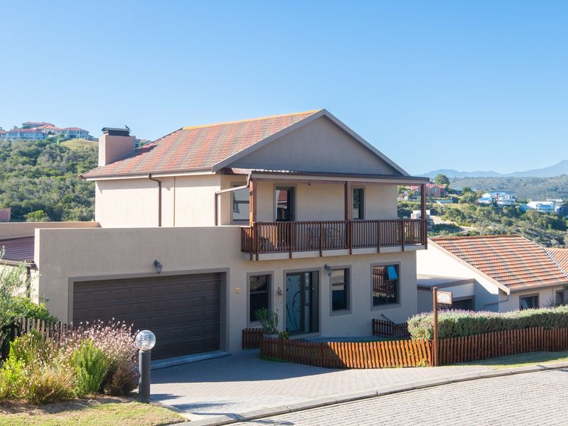 Lovely home within a quiet and well-managed Secure Estate - Photo 2