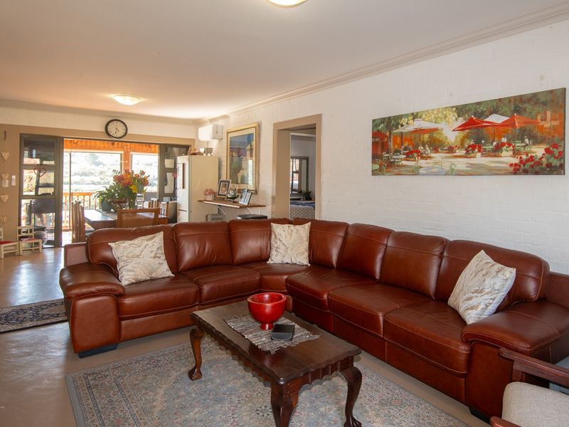 Lovely home within a quiet and well-managed Secure Estate - Photo 5