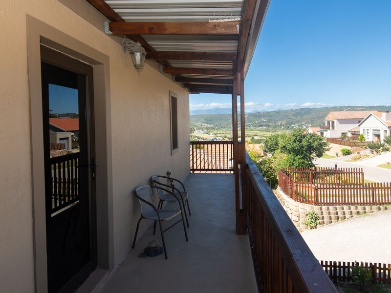 Lovely home within a quiet and well-managed Secure Estate - Photo 7