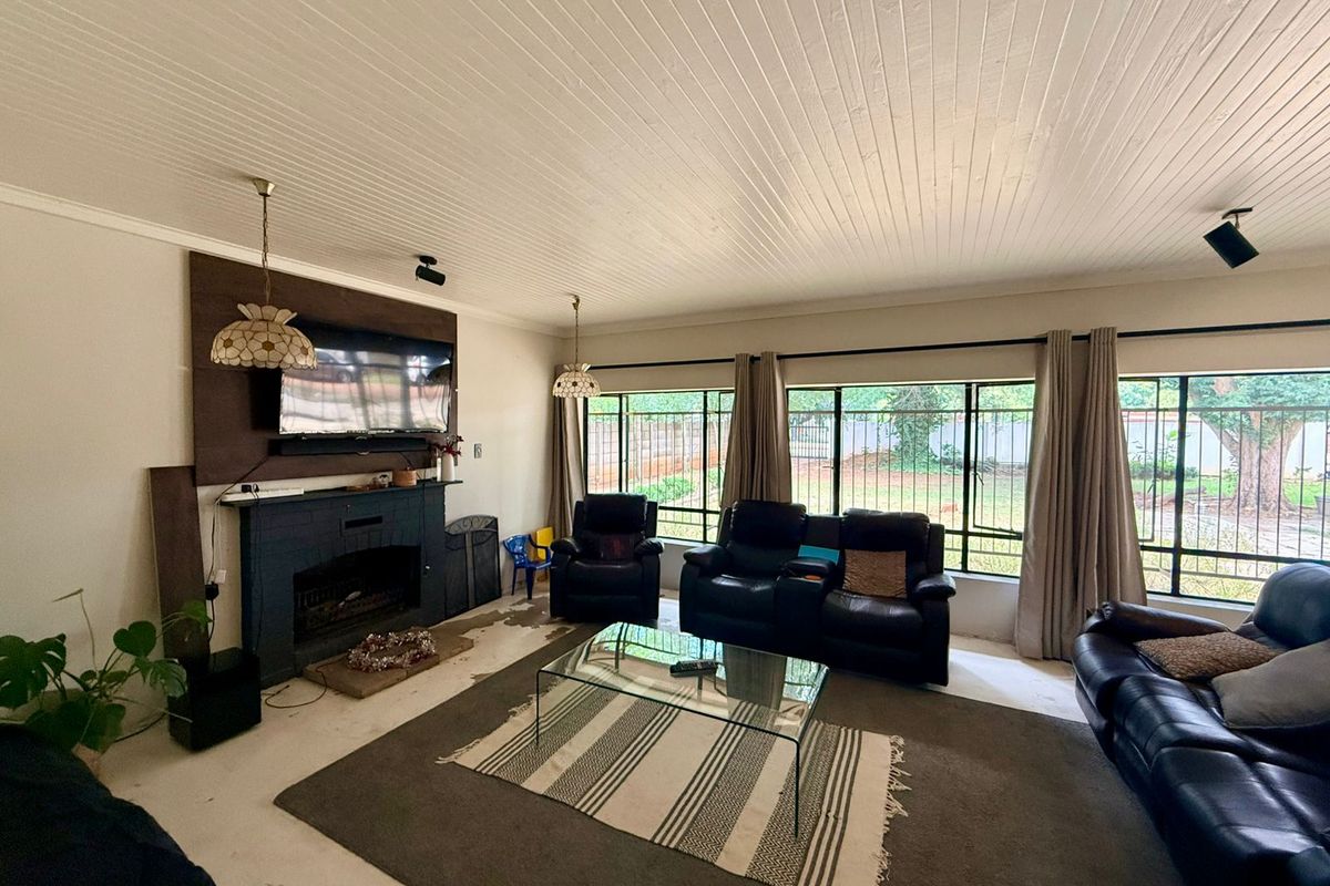 Spacious Family Home For Sale. - Photo 3