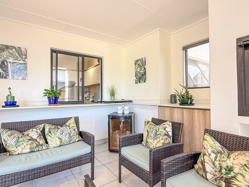 Luxury 3-Bedroom Modern Apartment in Ballito Hills Estate - Photo 8