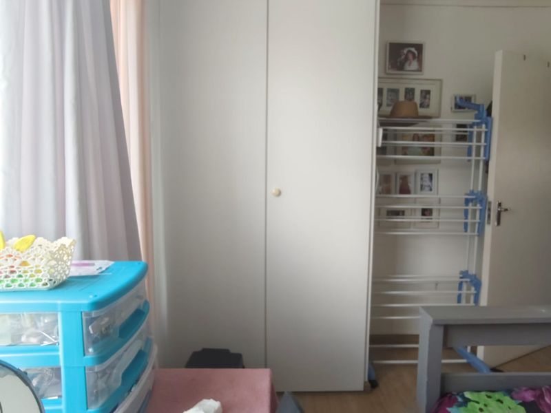 Spacious Pet-Friendly Townhouse in Popular Secure Complex - Photo 7