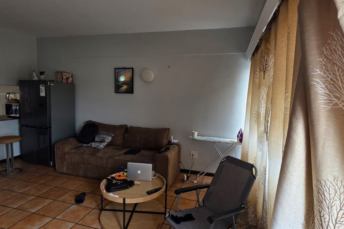 2 BEDROOM FLAT FOR SALE IN SW5. - Photo 3