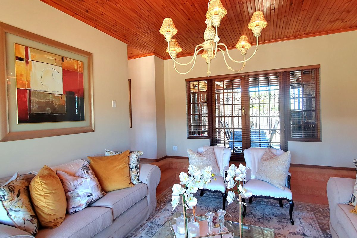 What a Spectacular Find in Winterhoek Park! - Photo 4