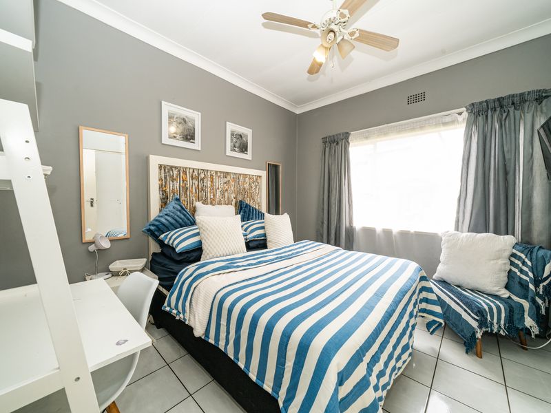 Entertainers family home (1489m2) available in Kenleaf,Brakpan - Photo 9