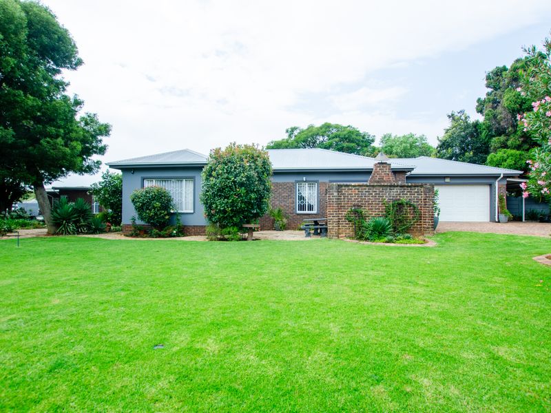 2 Properties On One Stand - Photo 4