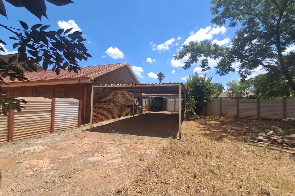 LOCATION!!LOCATION!! LOCATION!!! - 14 Bedrooms Student Housing opposite VUT. - Photo 5