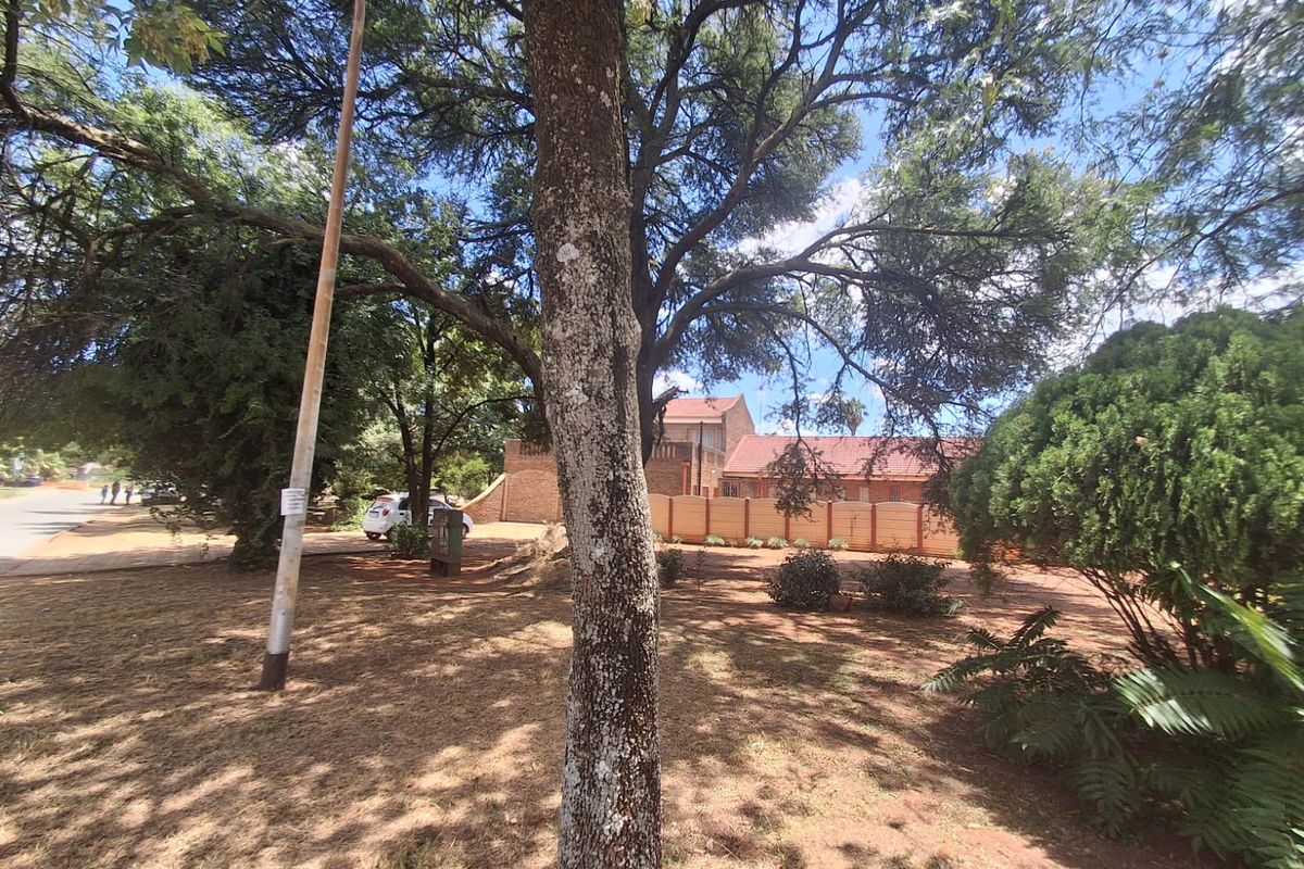 LOCATION!!LOCATION!! LOCATION!!! - 14 Bedrooms Student Housing opposite VUT. - Photo 3