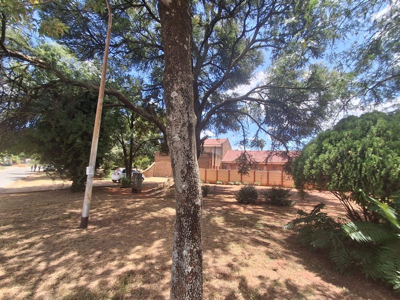 LOCATION!!LOCATION!! LOCATION!!! - 14 Bedrooms Student Housing opposite VUT. - Photo 3