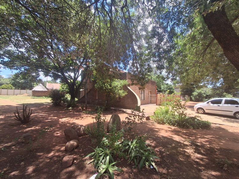 LOCATION!!LOCATION!! LOCATION!!! - 14 Bedrooms Student Housing opposite VUT. - Photo 4