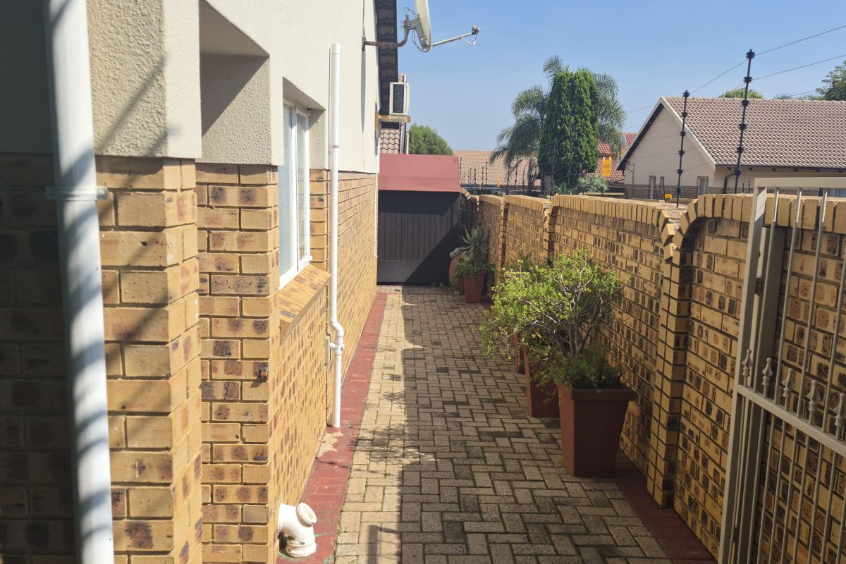 Charming townhouse in del Judor extension 4 - Photo 4