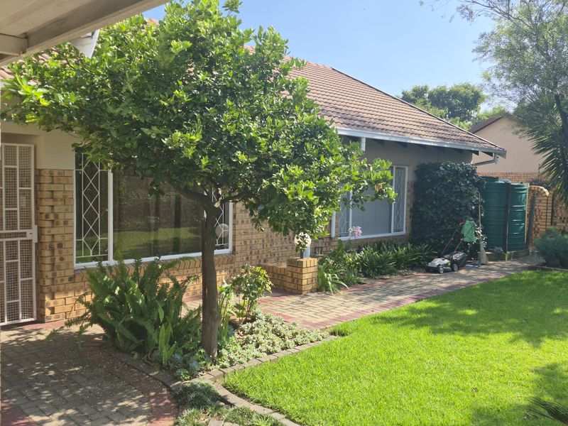 Charming townhouse in del Judor extension 4 - Photo 3