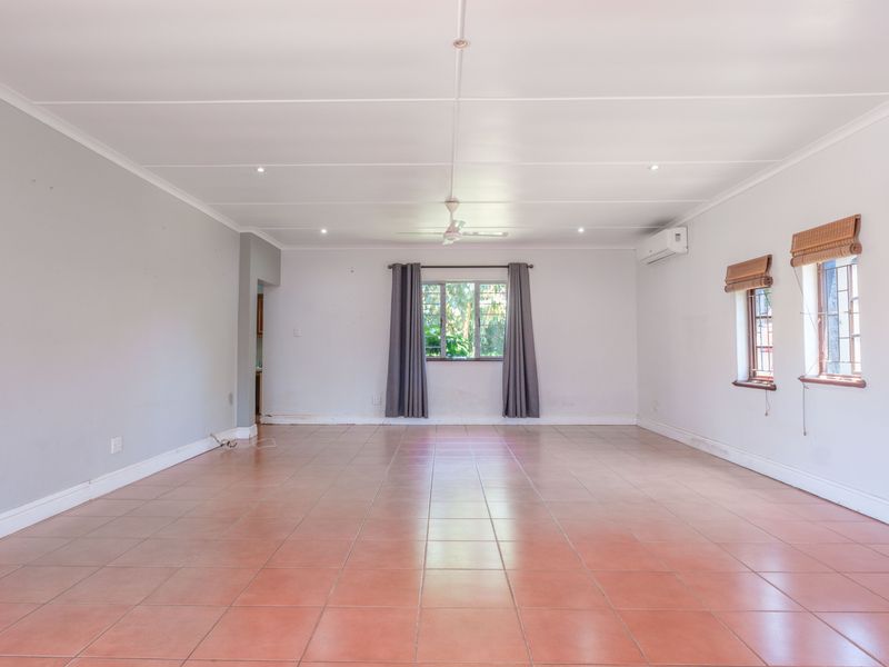 Endless Ocean Views & Exceptional Potential – A Rare One-Level Fixer-Upper - Photo 6