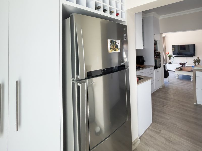 Two Bedroom House in sought after Estate - Photo 6