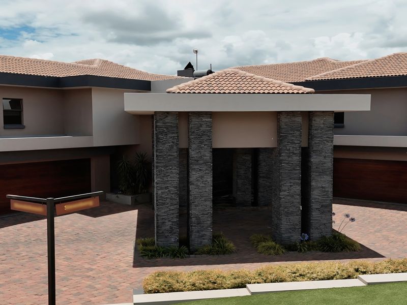 Discover your dream home, where elegance meets comfort in a perfect blend of style and functionality - Photo 4