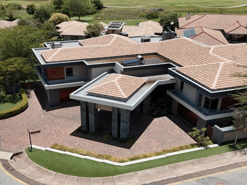 Discover your dream home, where elegance meets comfort in a perfect blend of style and functionality - Photo 2