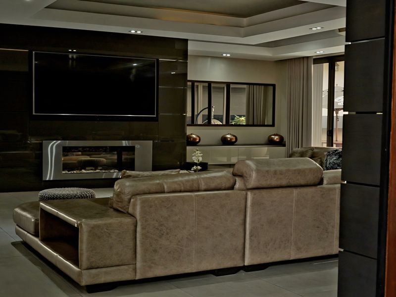 Discover your dream home, where elegance meets comfort in a perfect blend of style and functionality - Photo 7