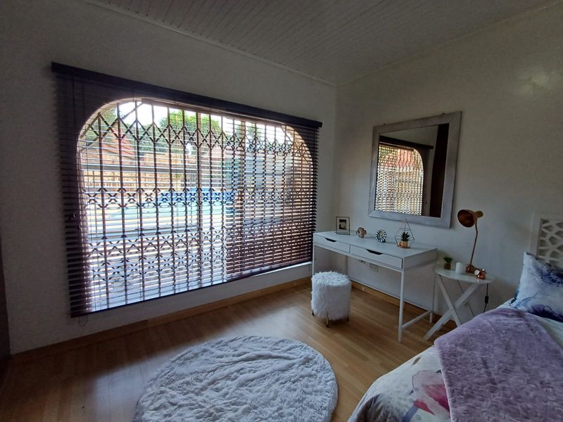 Elegant Gem In A Lovely Cull De Sac In SE 3. - Photo 10